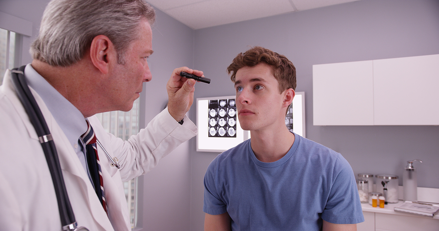Eye exam to detect concussion from injury